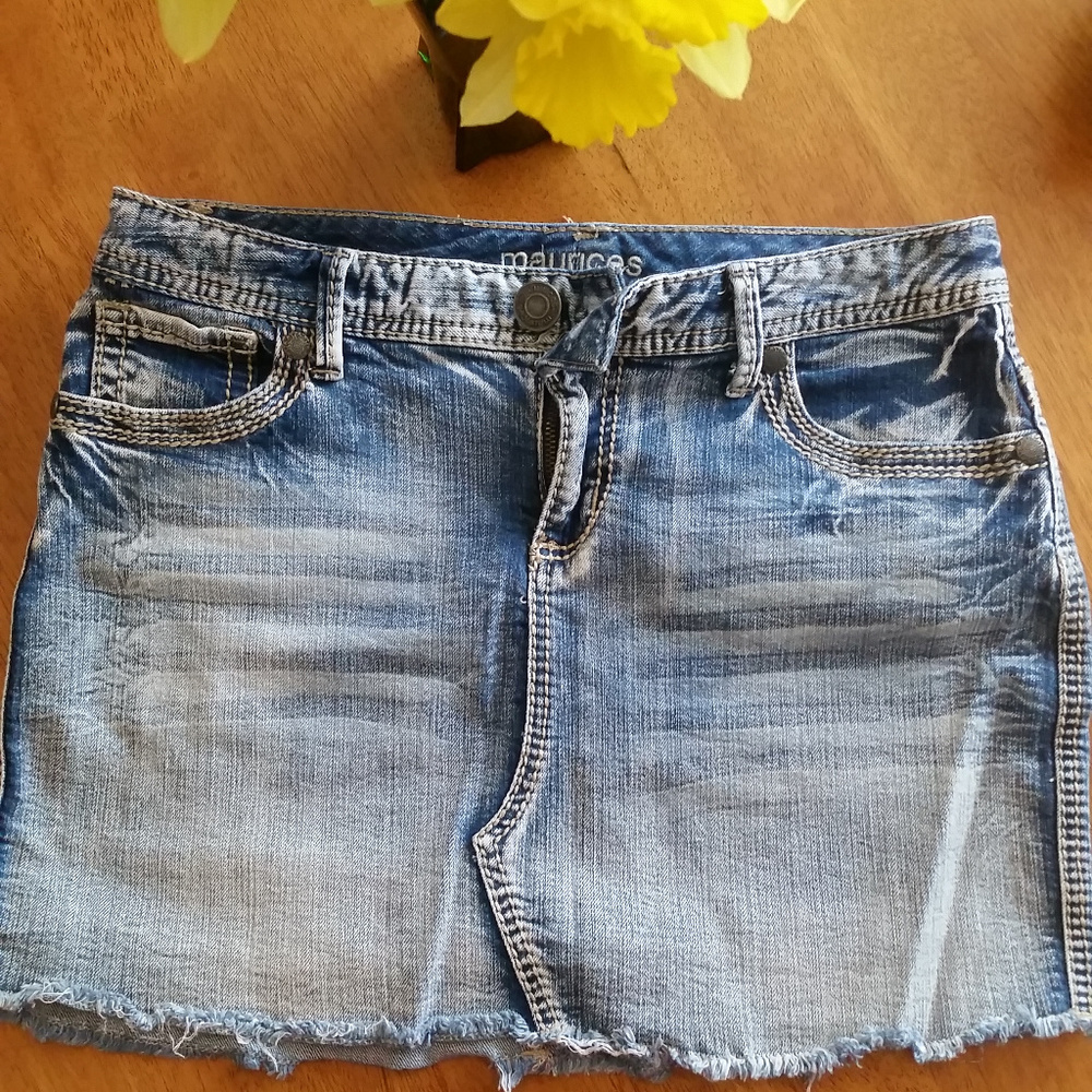 ON SALE!! HOT!! Denim Mini skirt Maurices  sz 5/6